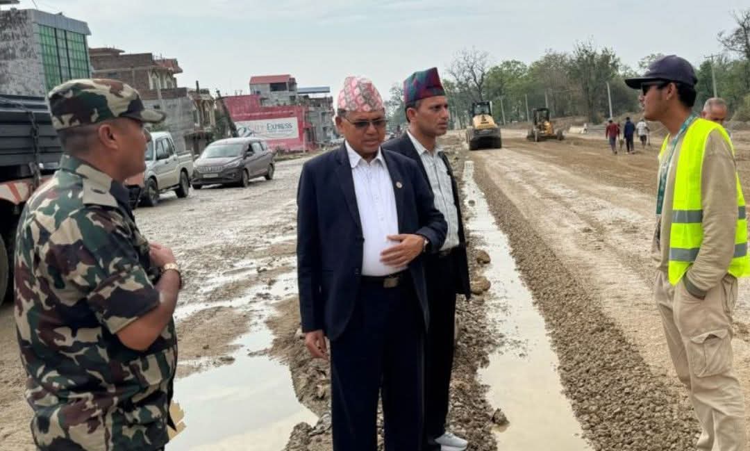 स्थलगत निरिक्षणमा पुग्दा यातायातमन्त्री नै ३ घन्टा फसे दाउन्नेको जाममा